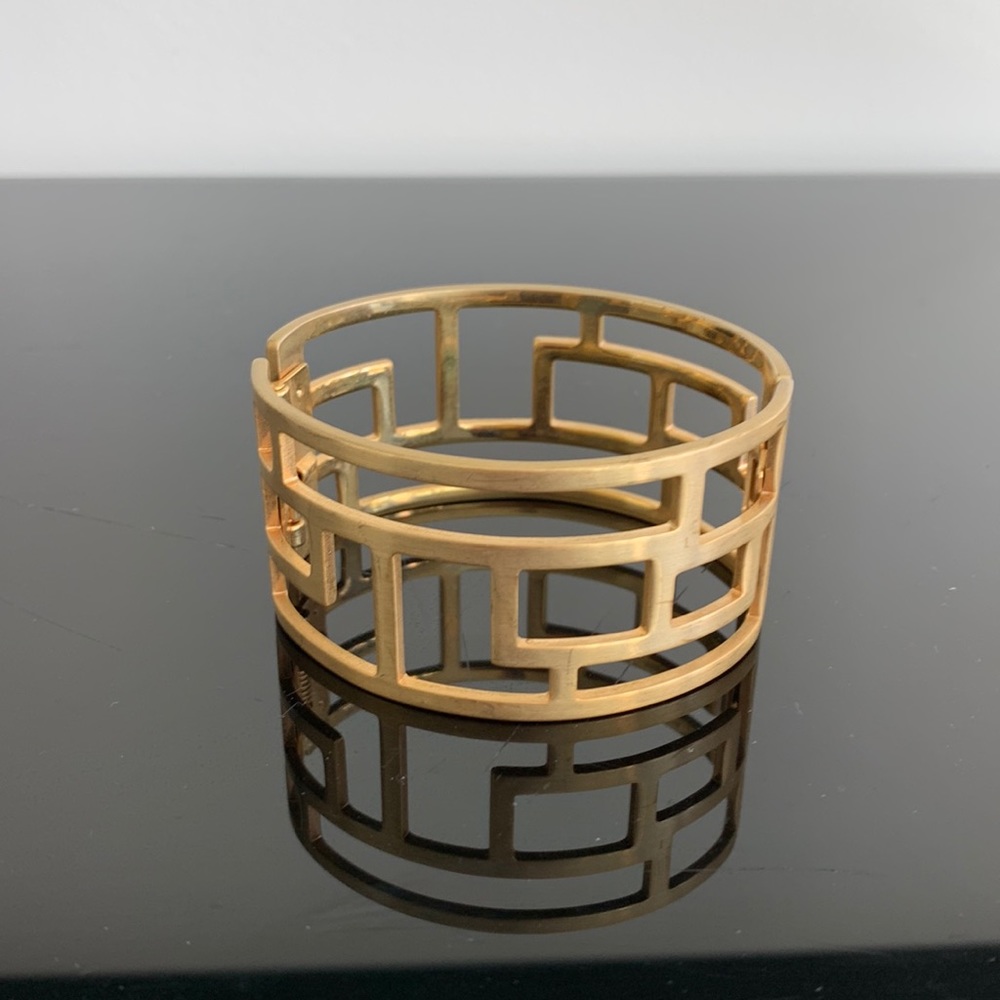 Gold tone geometric bracelet